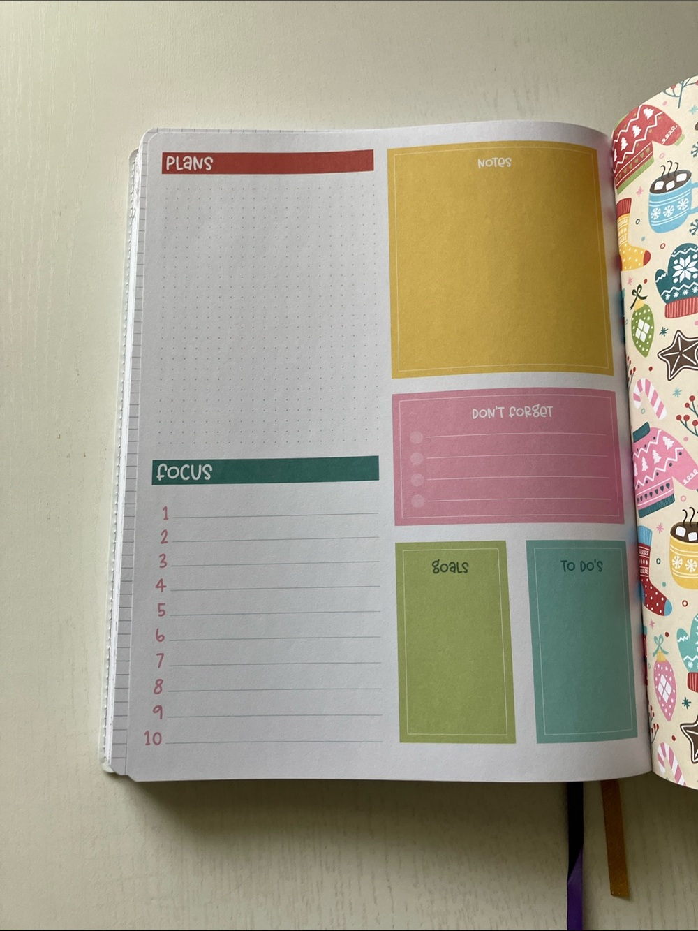 The Creative Expert 17 Month Planner - (August 2026-December 2027) NWT - Picture 16 of 16